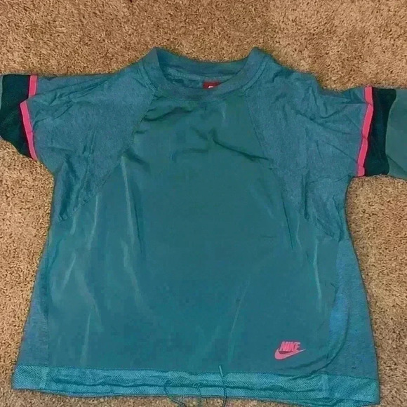 Nike Tops - Nike sport shirt size L